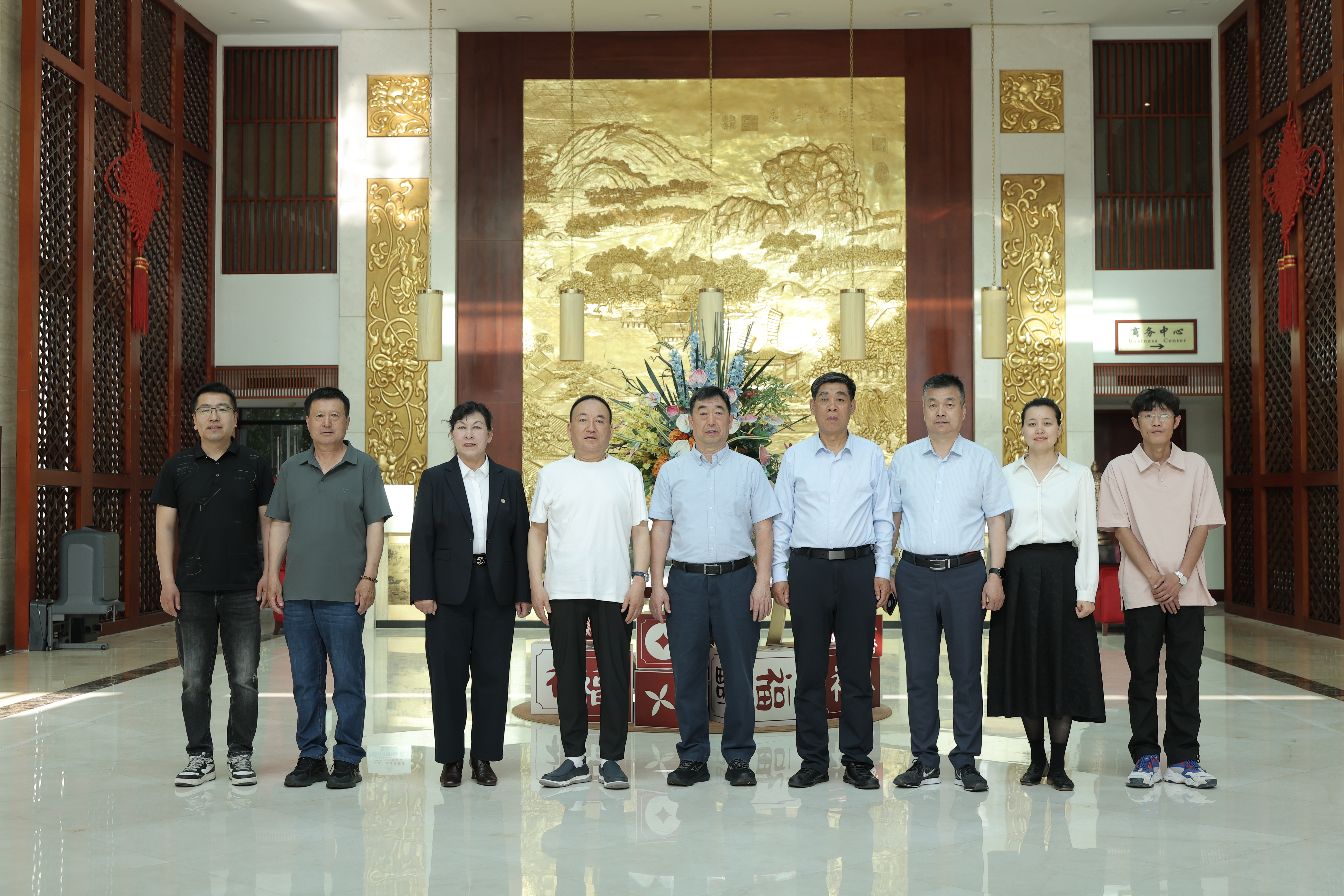 专委合影-2025苏州会议前程似锦.JPG
